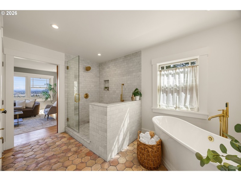 En Suite Bathroom