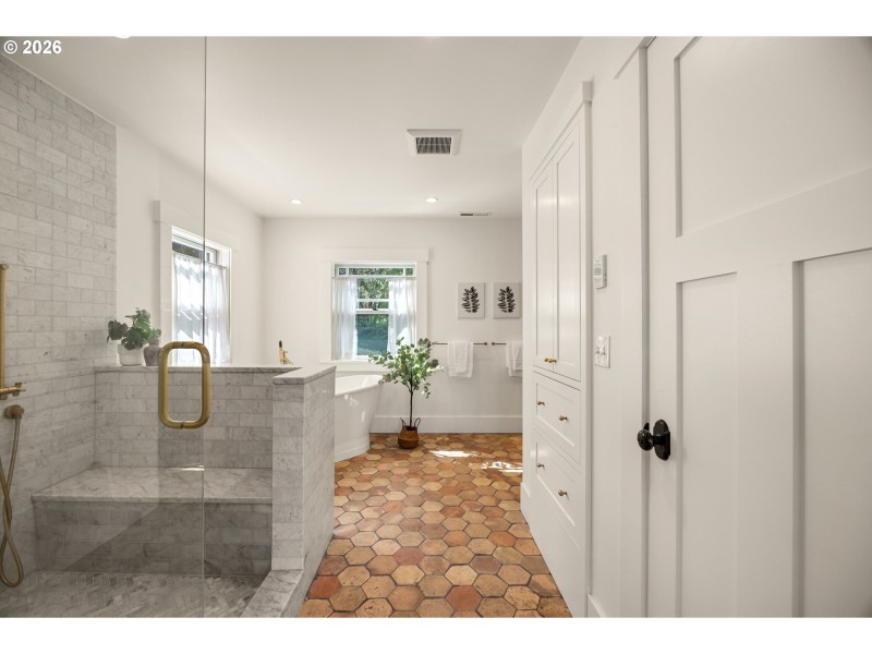 En Suite Bathroom