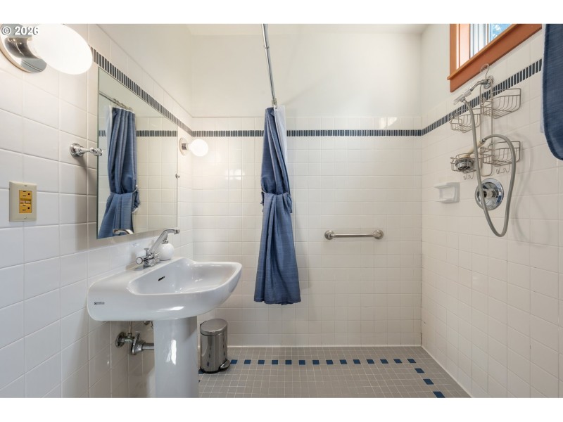 Bathroom, Attached