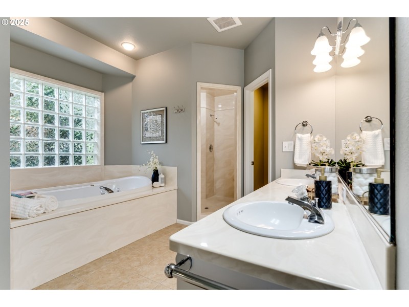 Bedroom, Owner's Suite