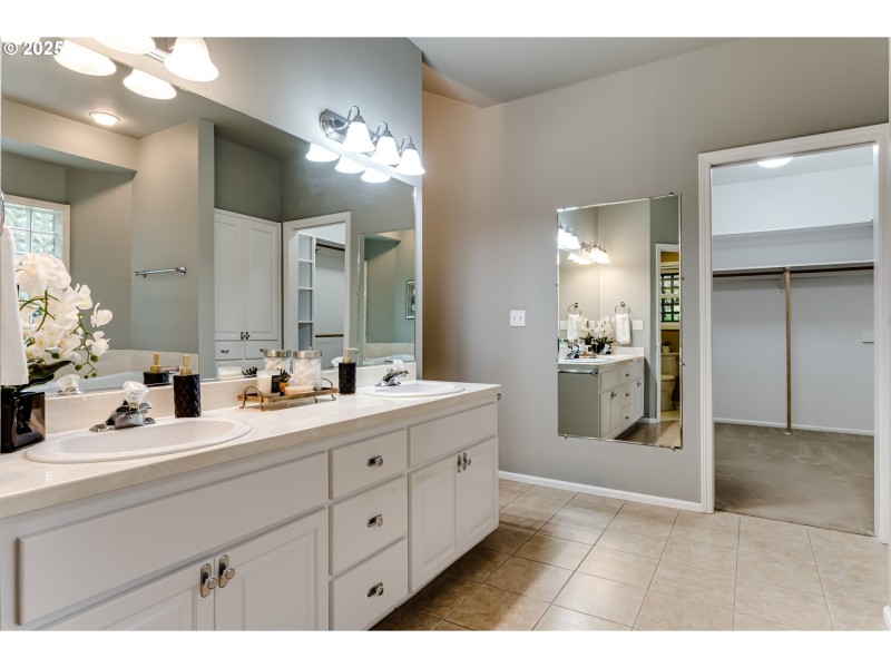 Bedroom, Owner's Suite