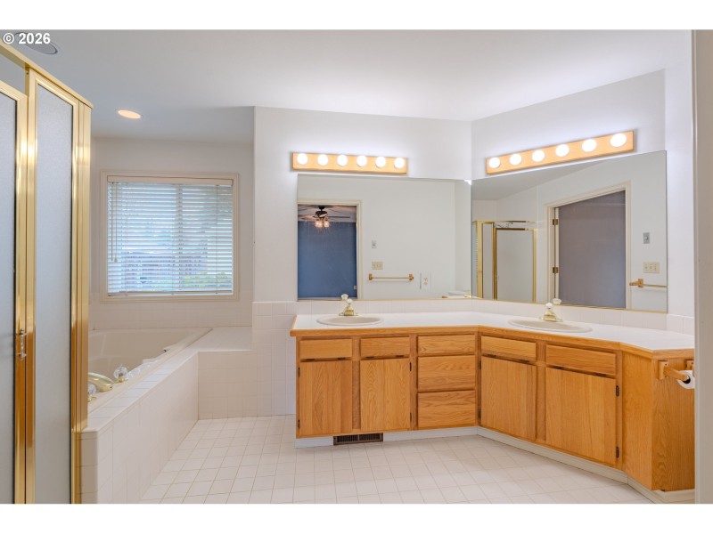 Bathroom, Attached