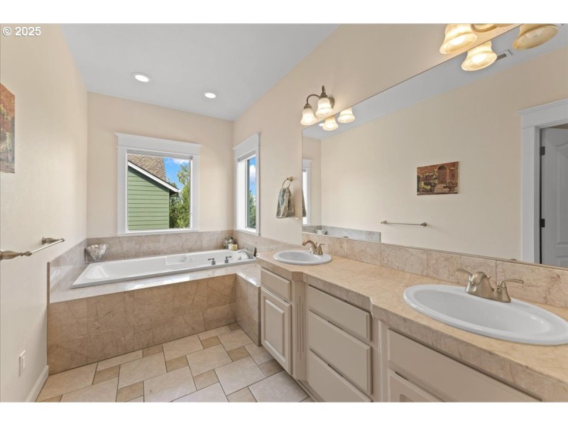 Owner's Suite Bathroom