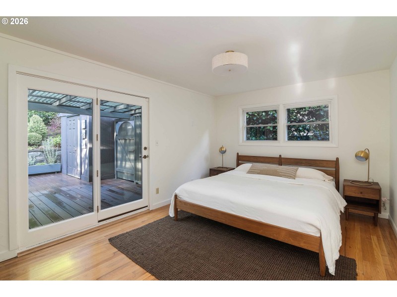 Bedroom, Primary
