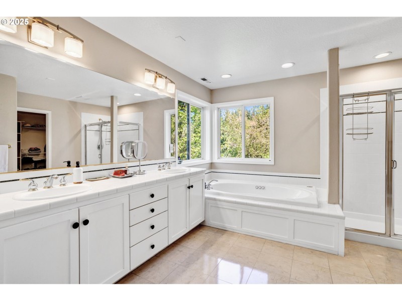 Owner's Suite Bathroom