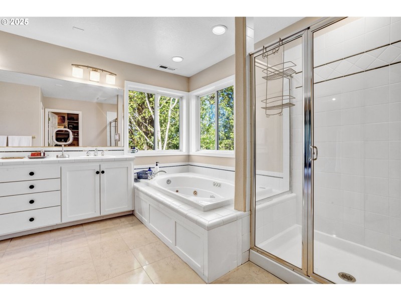 Owner's Suite Bathroom