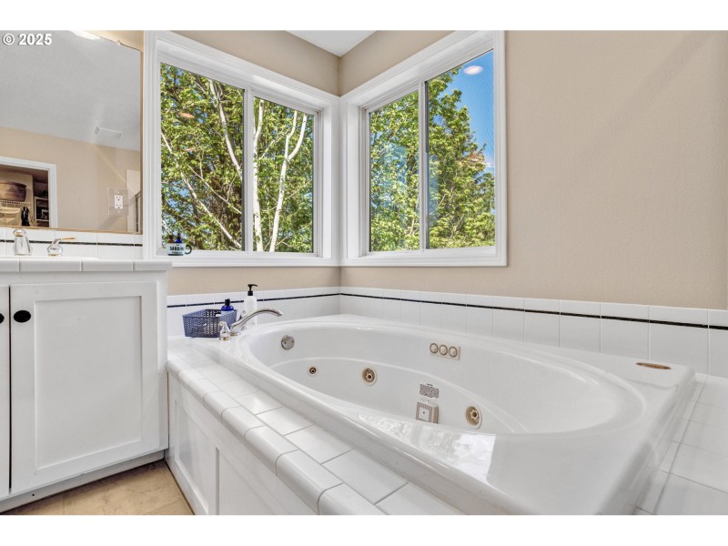 Owner's Suite Bathroom