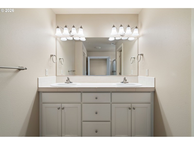Bathroom, Attached