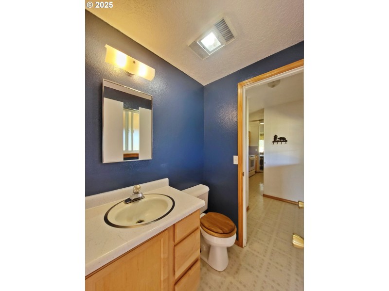 Bathroom, Attached