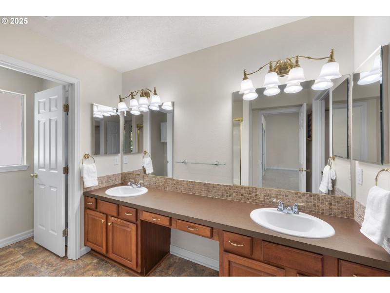 Owner's Suite Bathroom