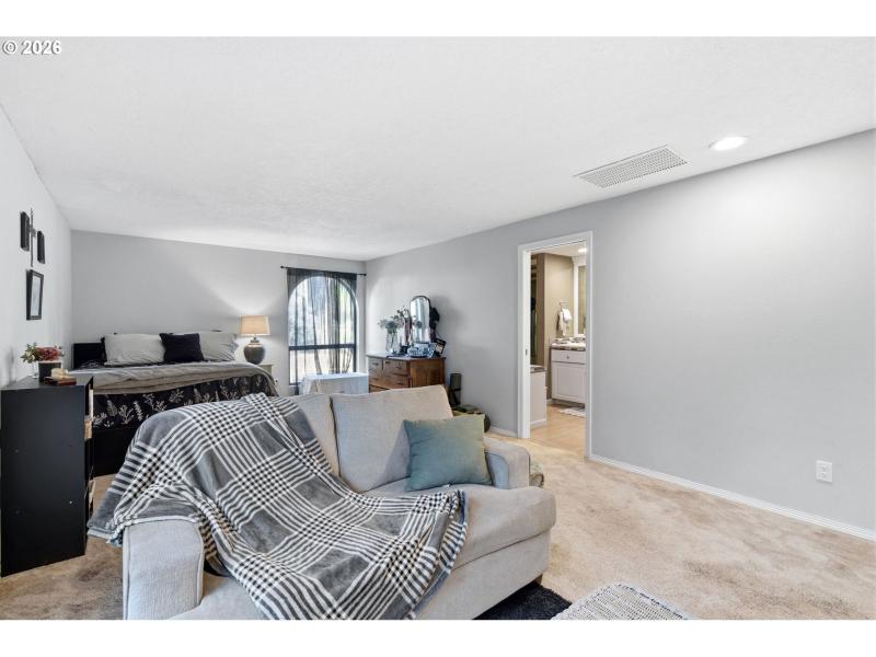 Bedroom, Owner's Suite