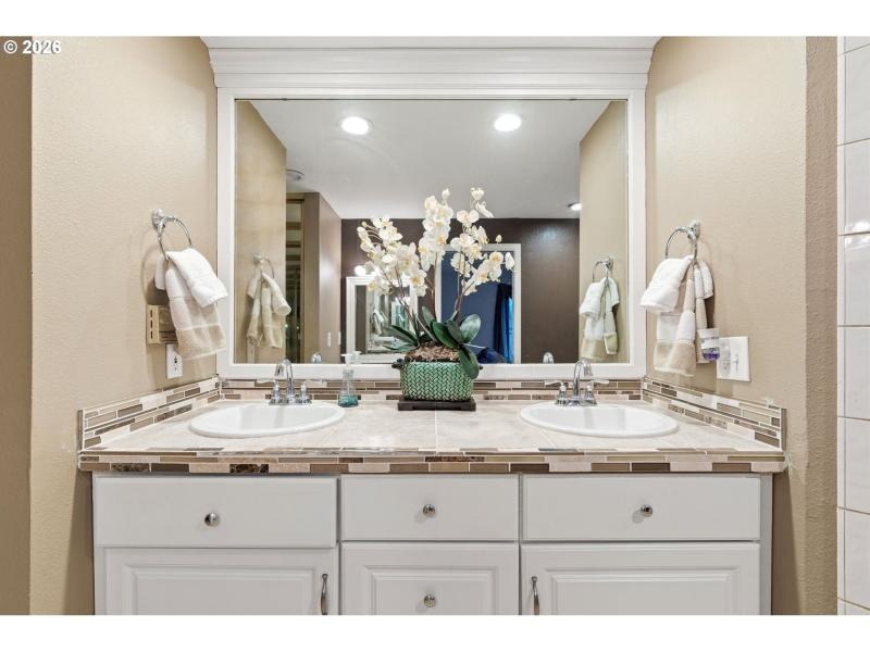 Owner's Suite Bathroom