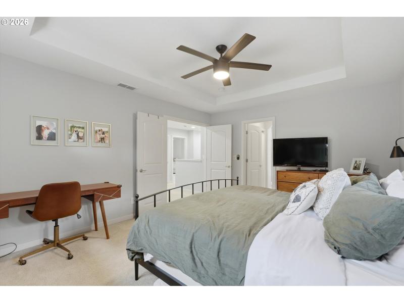 Bedroom, Primary