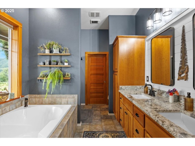 Owner's Suite Bathroom