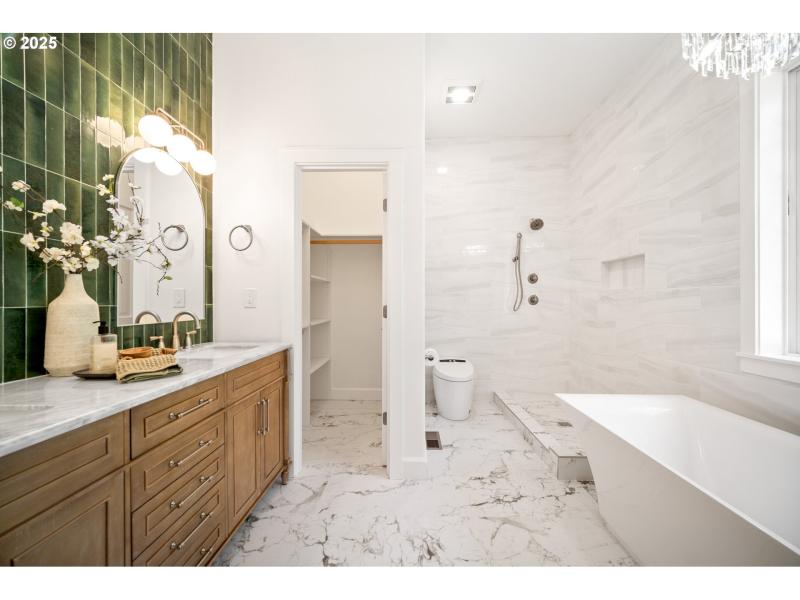 Owner's Suite Bathroom