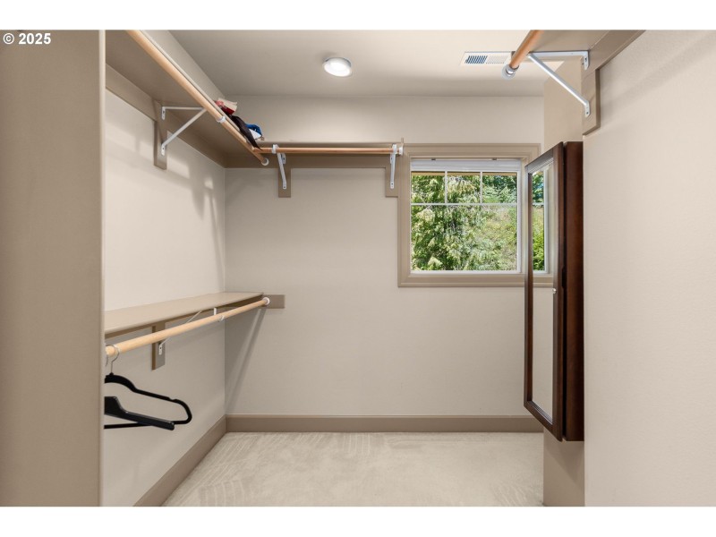 Bedroom, Primary