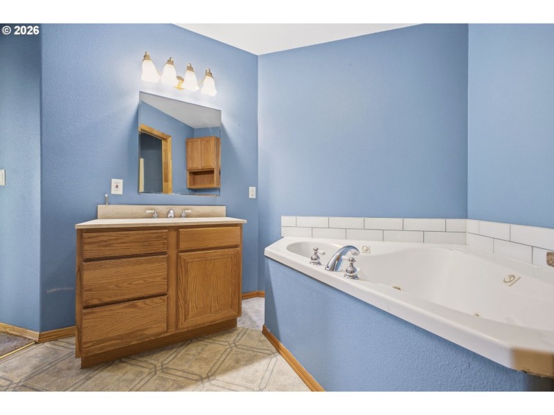 Bathroom, Attached