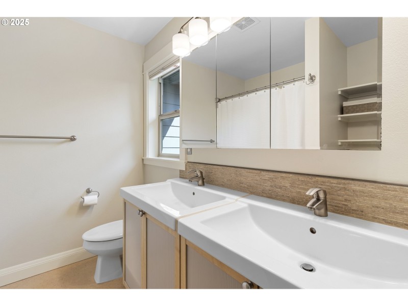 Owner's Suite Bathroom