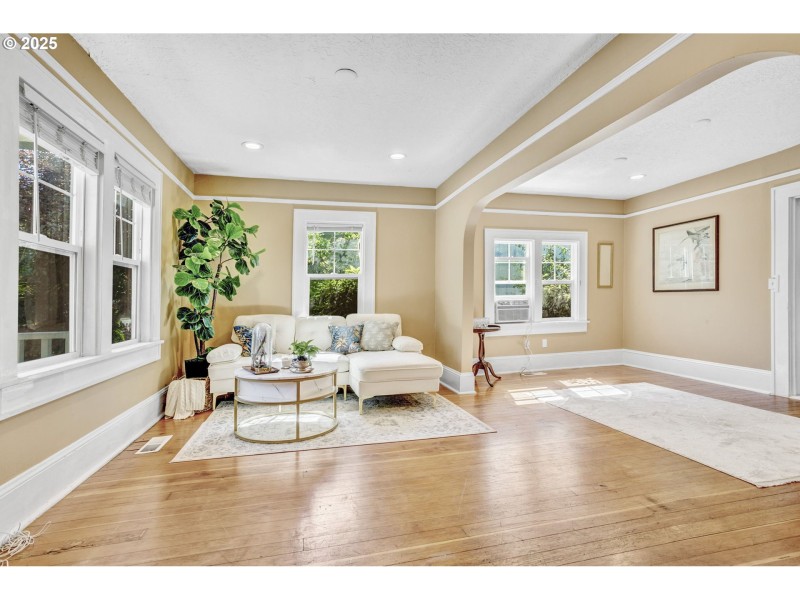 Living Room/Dining Room