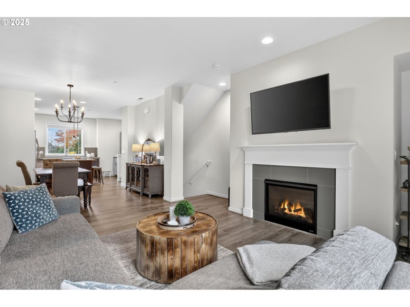 Living Room/Dining Room