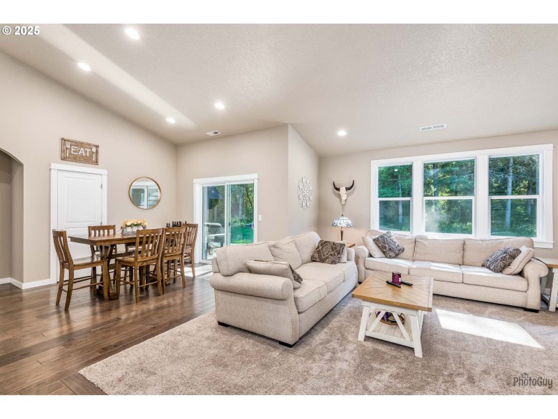 Living Room/Dining Room