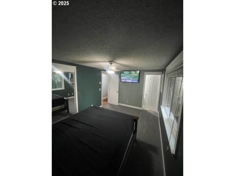 Bedroom, Primary