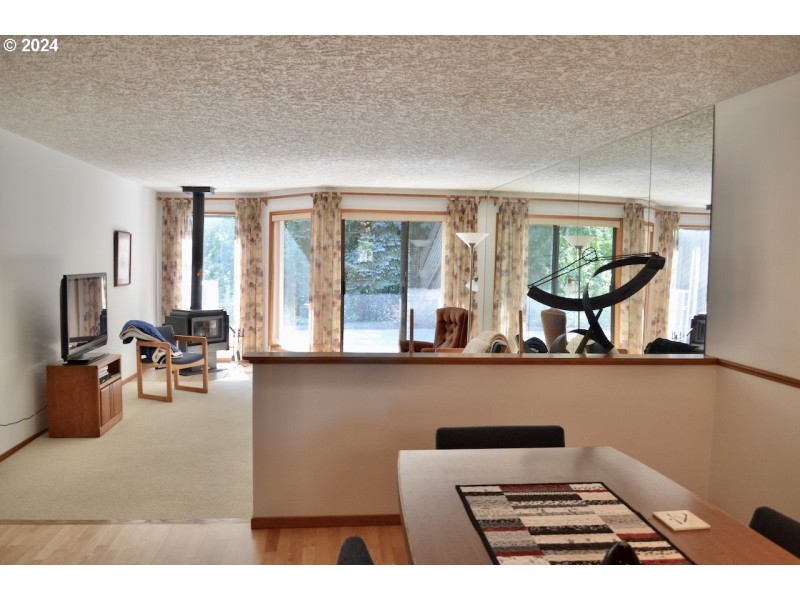 Living Room/Dining Room