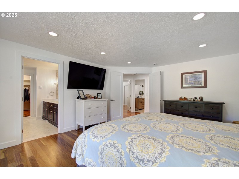 Bedroom, Owner's Suite