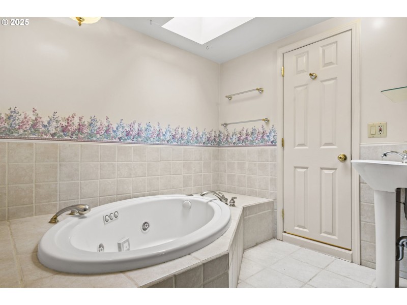 Bedroom, Owner's Suite