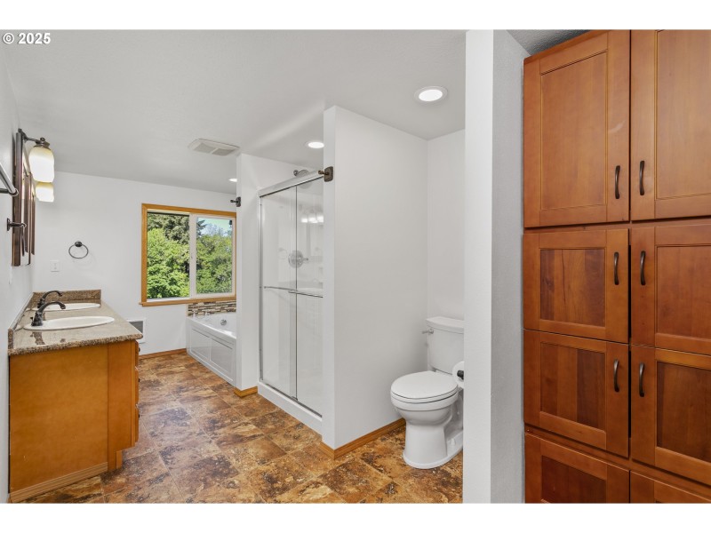 Owner's Suite Bathroom