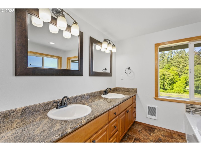 Owner's Suite Bathroom