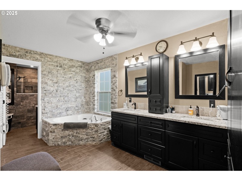 Owner's Suite Bathroom