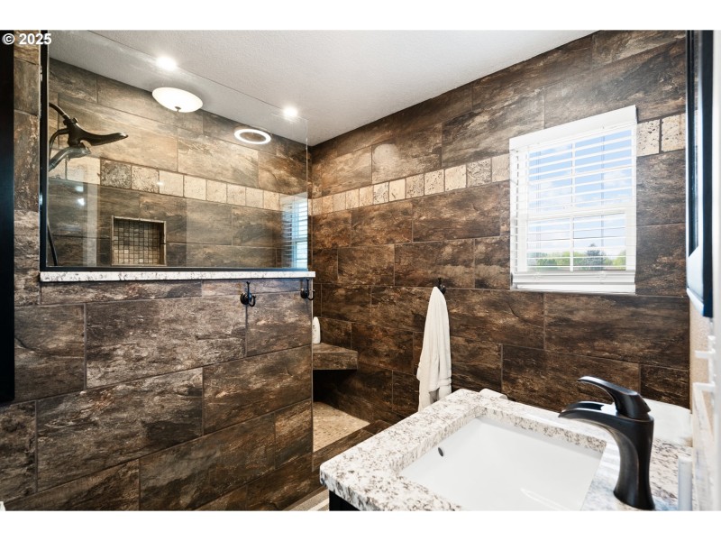 Owner's Suite Bathroom