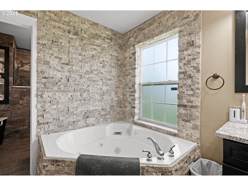 Owner's Suite Bathroom