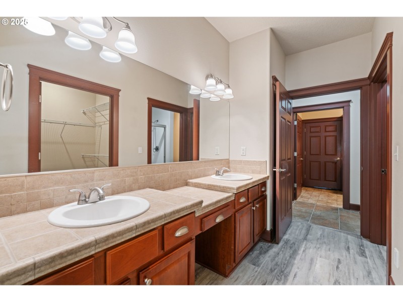 Owner's Suite Bathroom