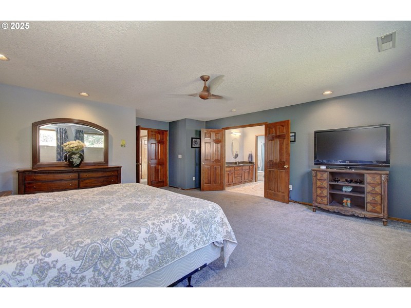 Bedroom, Owner's Suite