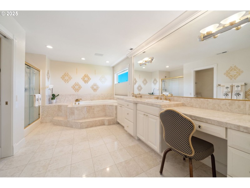 Owner's Suite Bathroom