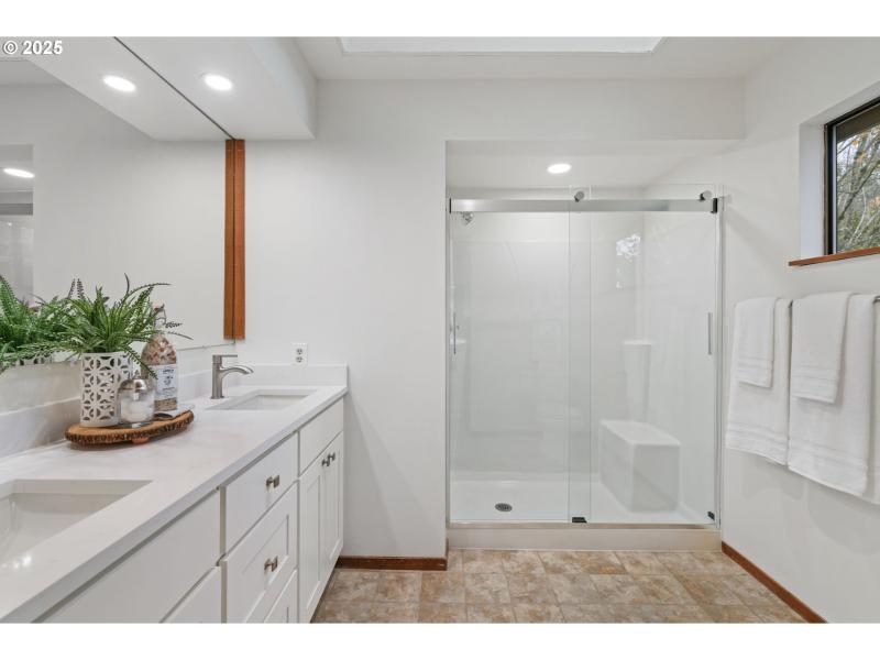 Owner's Suite Bathroom