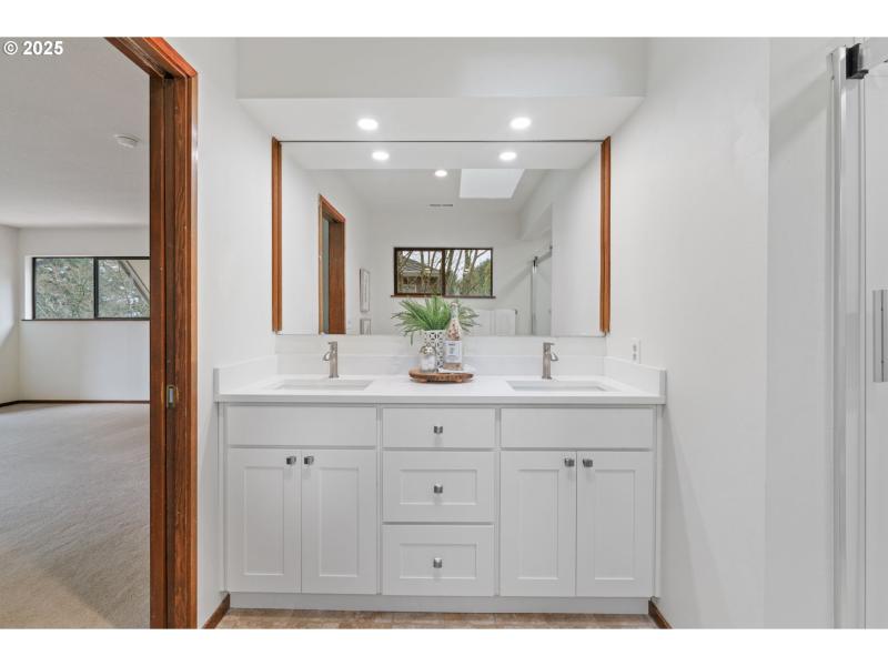 Owner's Suite Bathroom