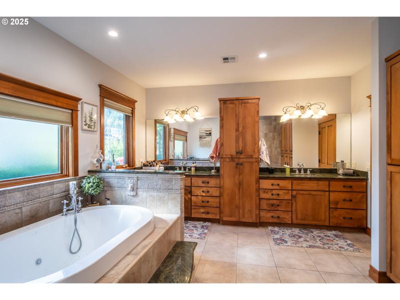 Owner's Suite Bathroom