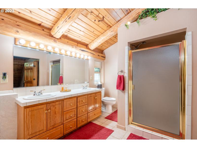 Owner's Suite Bathroom