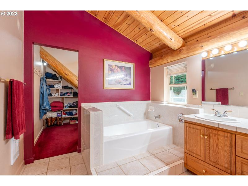 Owner's Suite Bathroom