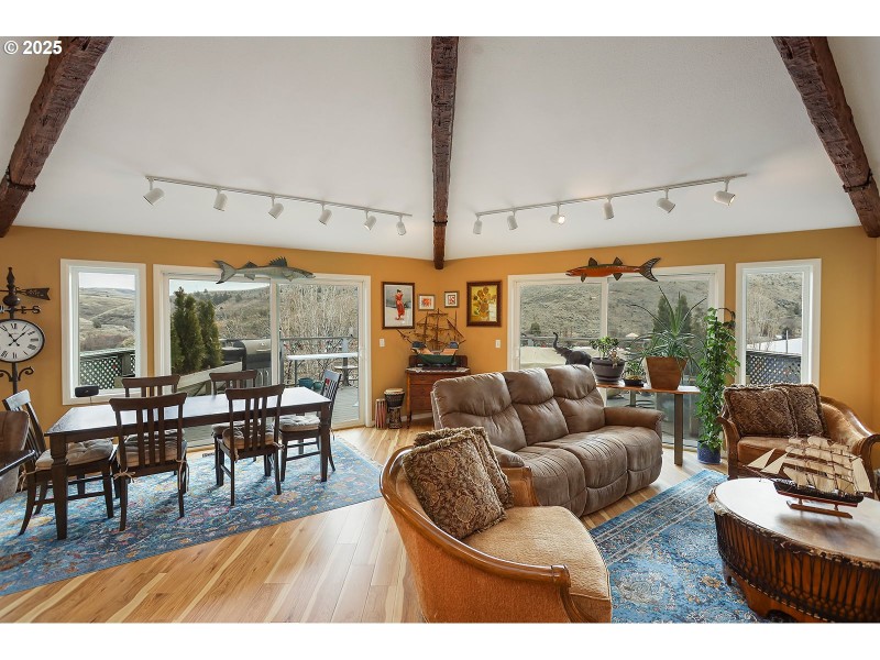 Living Room/Dining Room