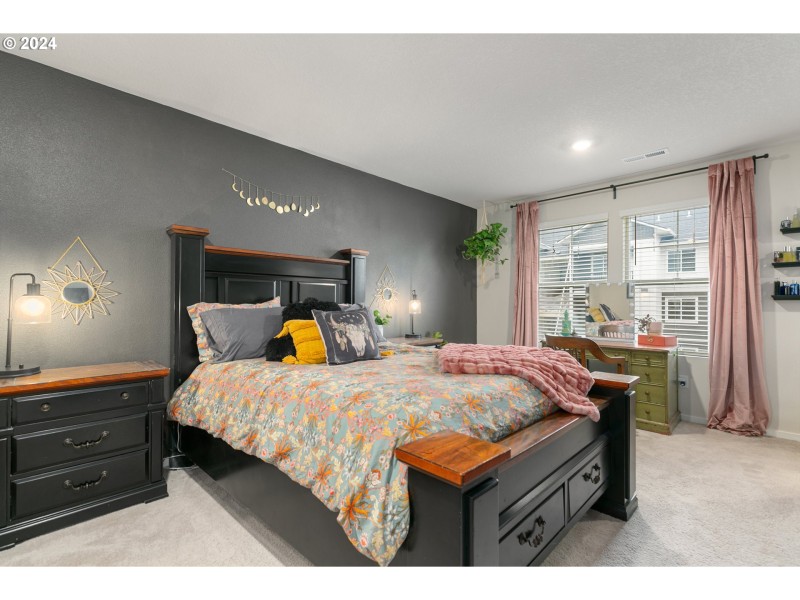 Bedroom, Primary