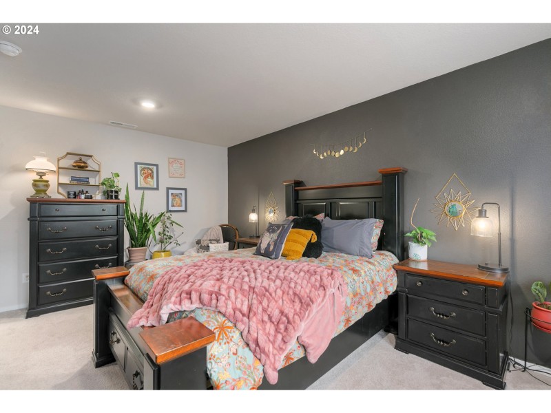 Bedroom, Primary