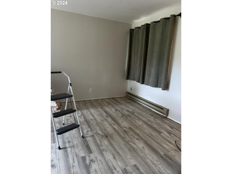 Living Room/Entrance