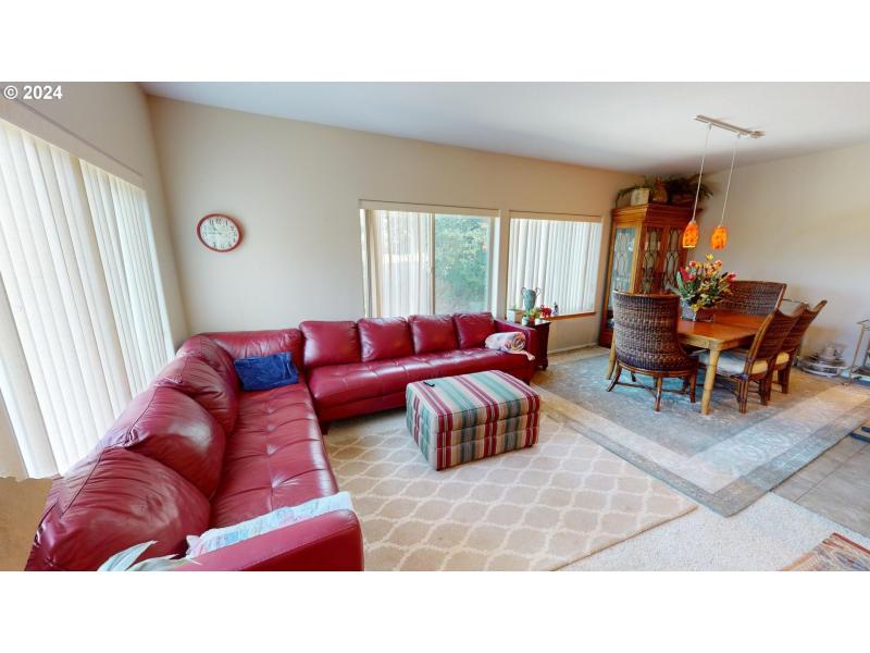 Living Room/Dining Room