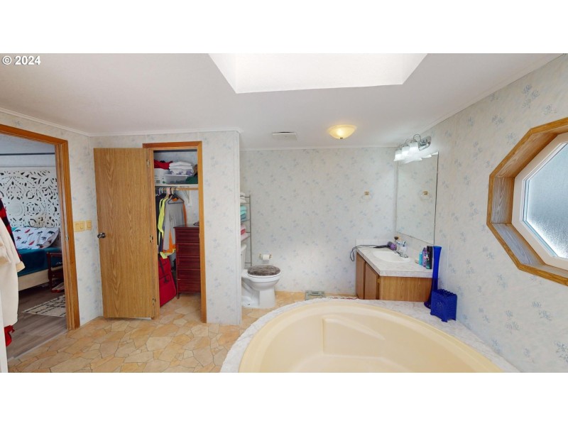 Owner's Suite Bathroom