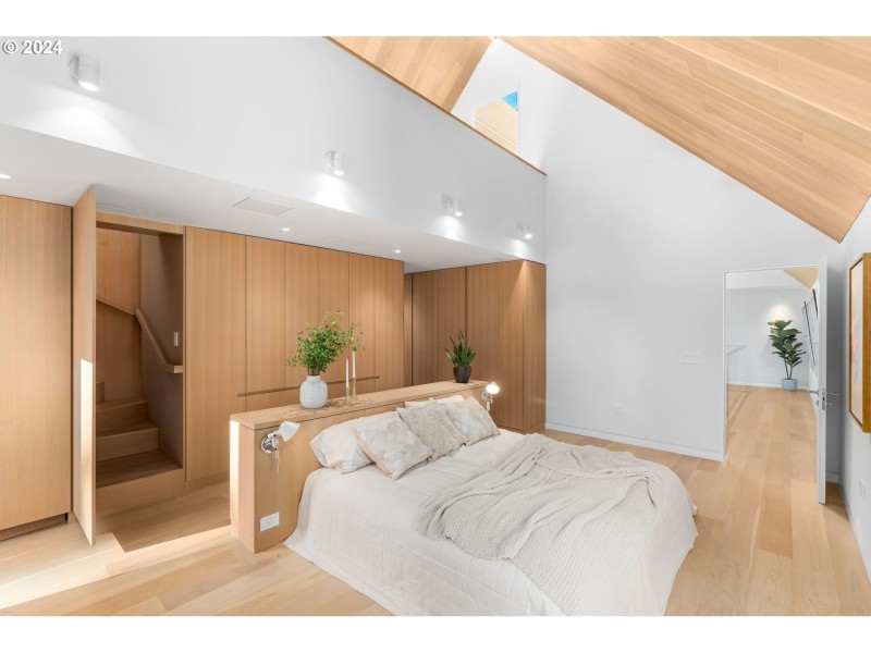 Bedroom, Owner's Suite