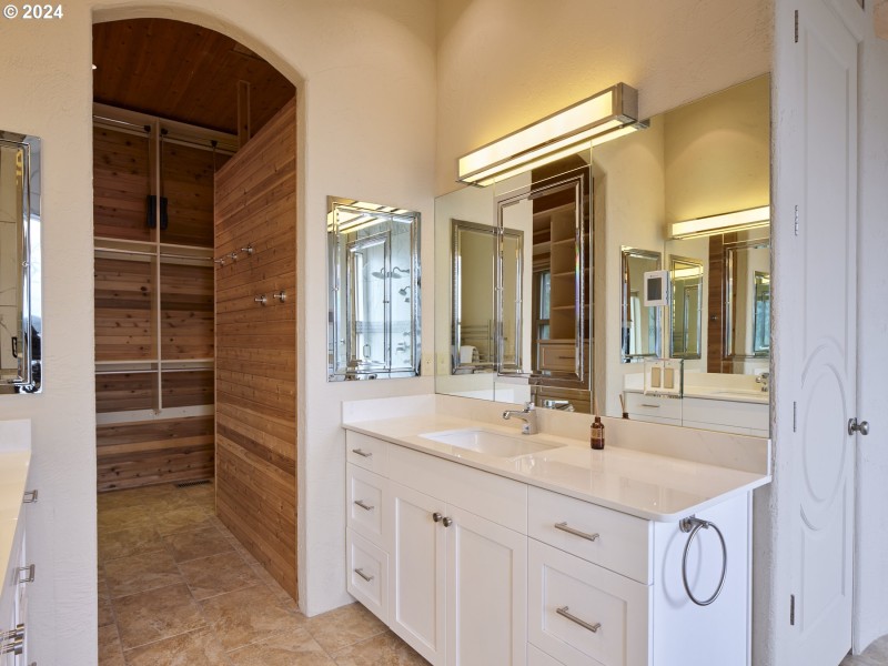 Owner's Suite Bathroom